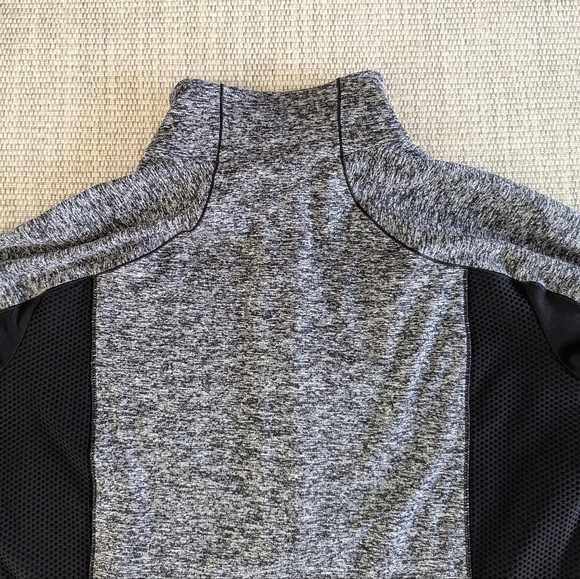 Athleta colorblock running wild half zip top - Picture 10 of 13
